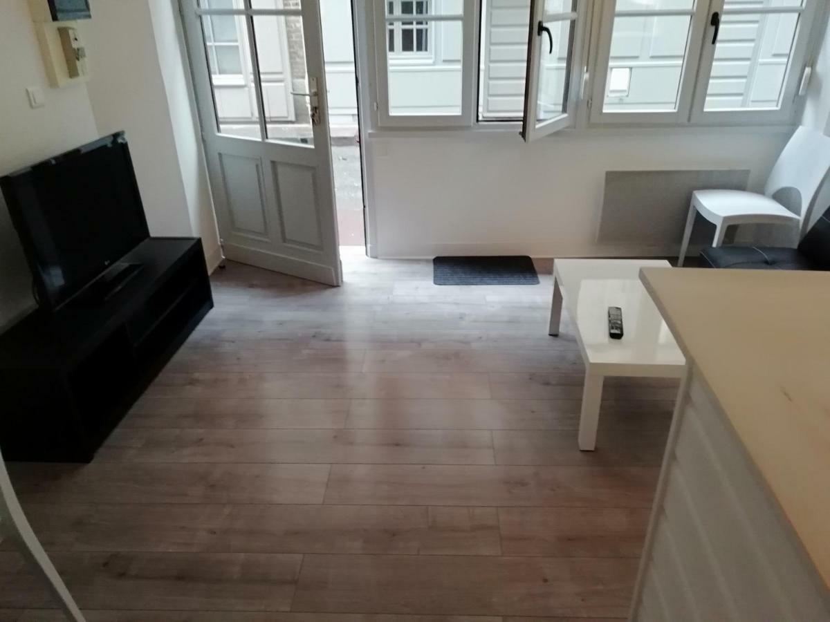 Appartement De La Place 迪耶普 外观 照片