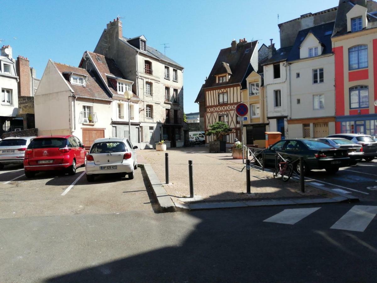 Appartement De La Place 迪耶普 外观 照片